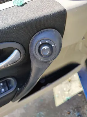 Foto de MANDO RETROVISOR RENAULT MEGANE II BERLINA 5P 1.5 dCi Diesel (101 CV / 74 KW)