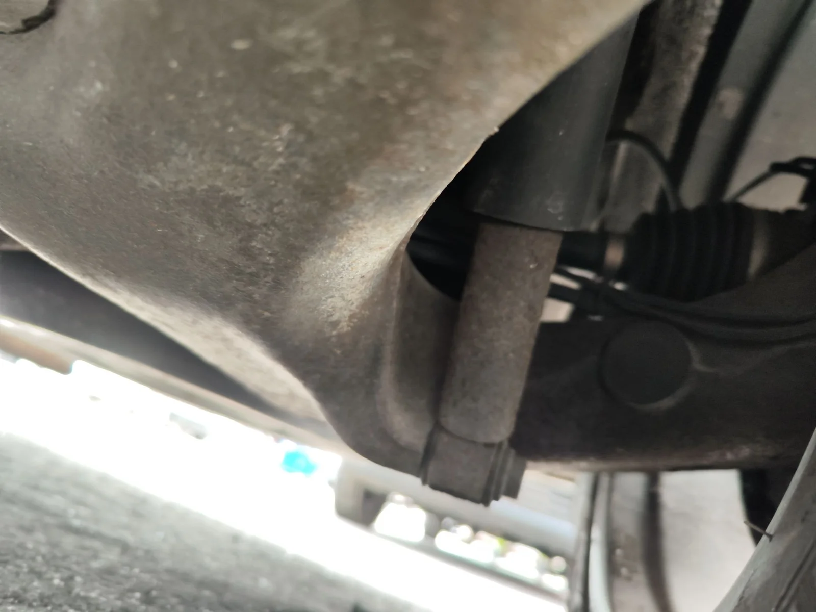 Foto de BRAZO SUSPENSION TRASERO DERECHO MERCEDES-BENZ VIANO (639) 2.1 CDI CAT (150 CV / 110 KW) referencia A6393508905