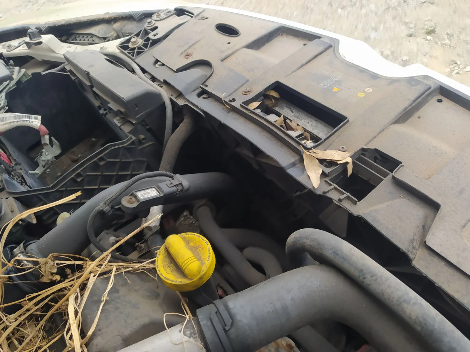 Foto de ELECTROVENTILADOR RADIADOR AIRE ACONDICIONADO RENAULT MEGANE III BERLINA 5P 1.5 dCi Diesel CAT (86 CV / 63 KW)