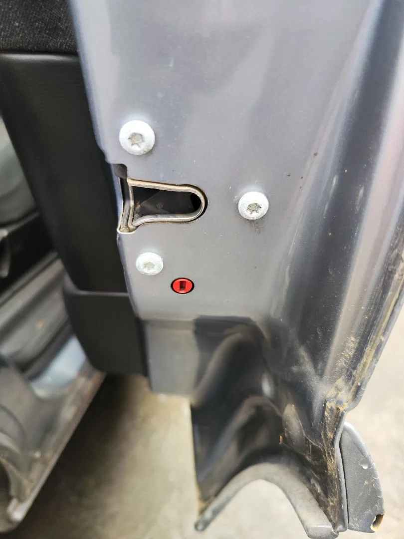 Foto de CERRADURA PUERTA TRASERA DERECHA OPEL ZAFIRA A 2.0 DTI (101 CV / 74 KW)