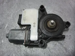 Foto de MOTOR ELEVALUNAS DELANTERO IZQUIERDO SEAT IBIZA (6K1) 1.9 SDI (68 CV / 50 KW) referencia 2Q1959881R