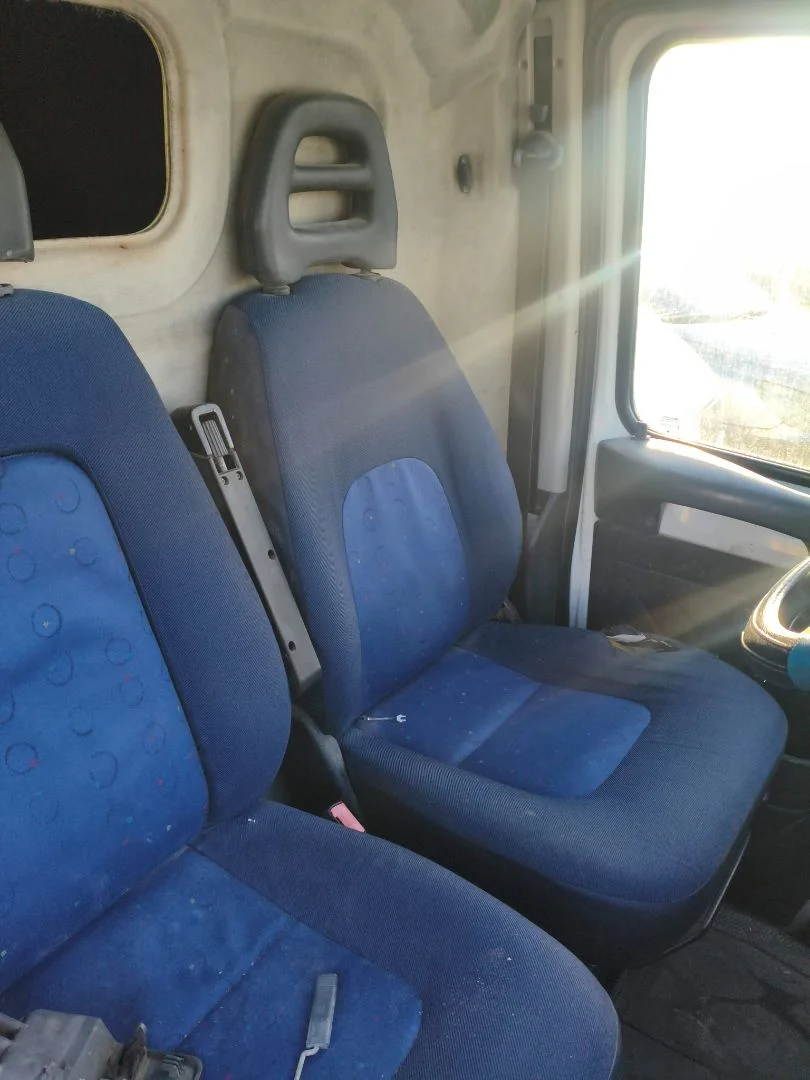 Foto de ASIENTO DELANTERO IZQUIERDO PEUGEOT BOXER (330/350) FURGÓN GRAN VOLUMEN BAT.3700MM 2.8 HDI (128 CV / 94 KW)