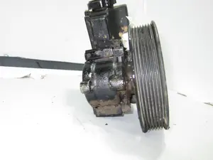 Foto de BOMBA DIRECCION FORD KA (CCQ) referencia 96BF3A733AD foto 4