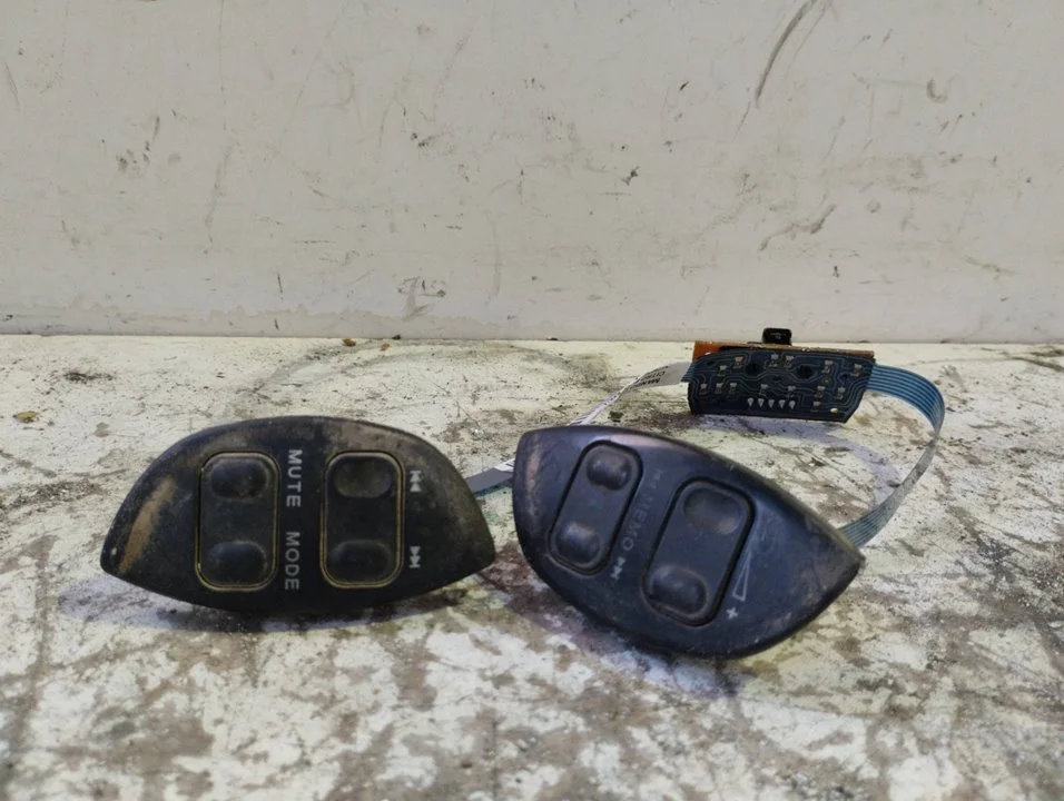 Foto de MANDO VOLANTE CITROEN XSARA PICASSO 1.6 16V HDi (90 CV / 66 KW) referencia 15709801