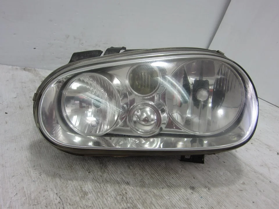Foto de FARO IZQUIERDO VOLKSWAGEN GOLF IV BERLINA (1J1)(10.1997) 1.6 (101 CV / 74 KW) referencia 15014500