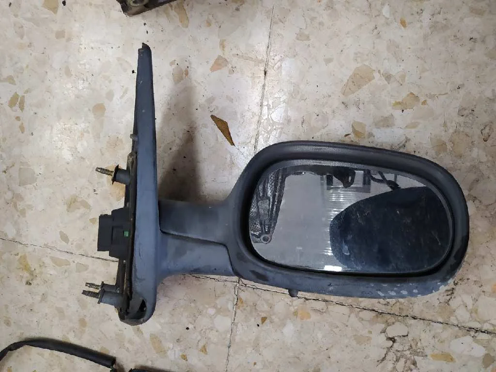 Foto de RETROVISOR DERECHO RENAULT MEGANE I CLASSIC (LA0)