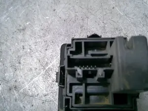 Foto de MANDO REGULACION FAROS RENAULT CLIO III 1.5 dCi Diesel CAT (86 CV / 63 KW) referencia 8200407758 foto 4