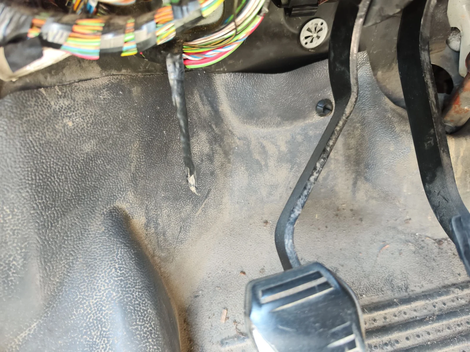 Foto de PEDAL EMBRAGUE FORD TRANSIT CONNECT (TC7) 1.8 TDCi CAT (90 CV / 66 KW)