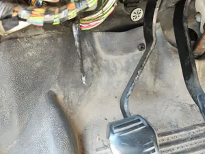 Foto de PEDAL EMBRAGUE FORD TRANSIT CONNECT (TC7) 1.8 TDCi CAT (90 CV / 66 KW)