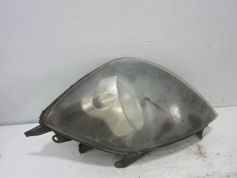 Foto de FARO IZQUIERDO FORD FIESTA (CBK) 1.3 CAT (69 CV / 51 KW) referencia 300502030