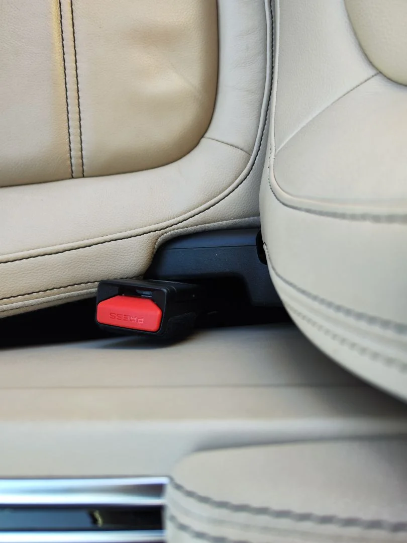 Foto de PRETENSOR AIRBAG DERECHO JAGUAR XE 2.0 Turbo CAT (200 CV / 147 KW) referencia 2R83F61203AH
