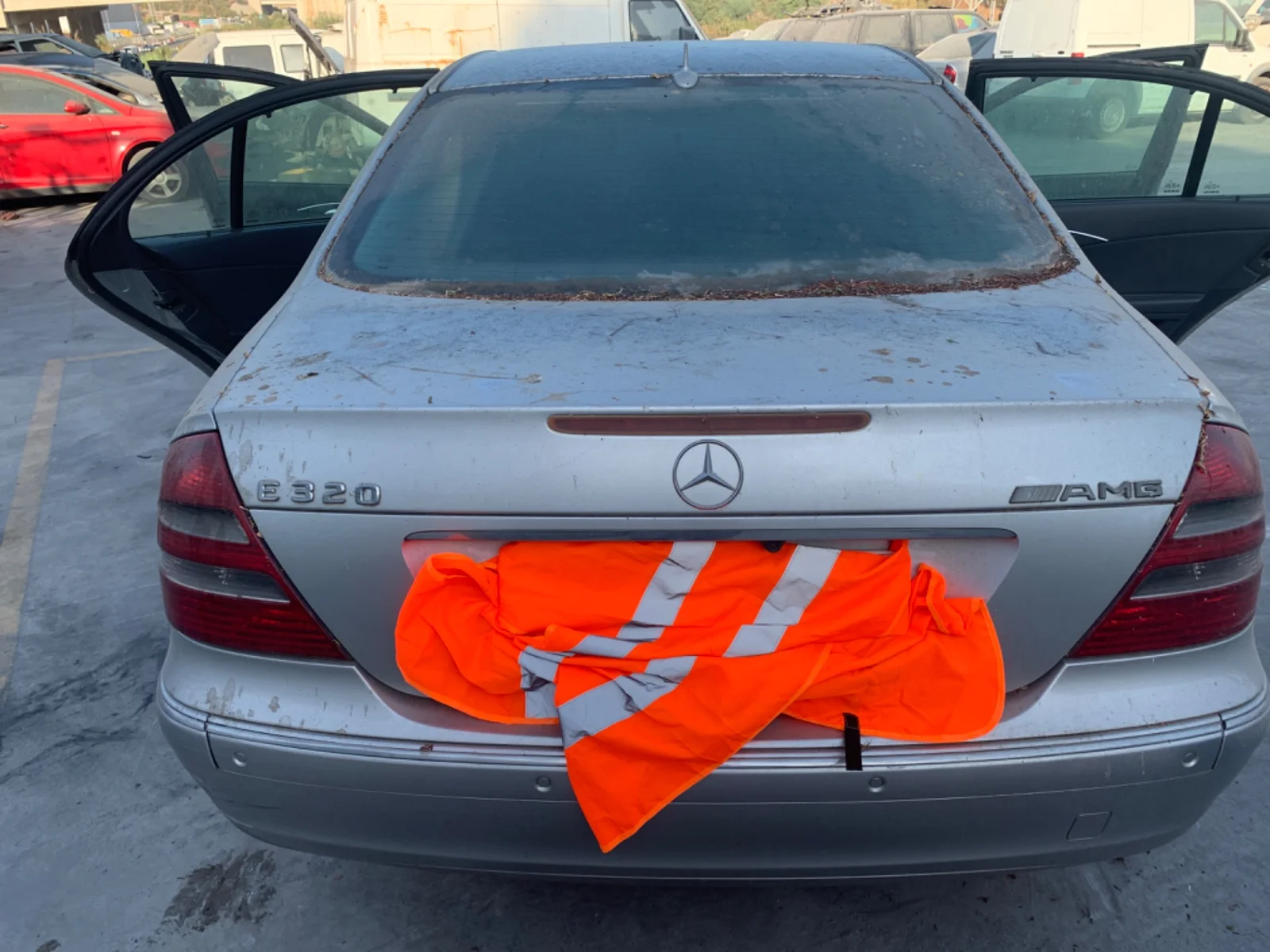 Foto de PORTON TRASERO MERCEDES-BENZ CLASE E (BM 211) BERLINA 2.7 CDI CAT (177 CV / 130 KW) referencia A211750037528