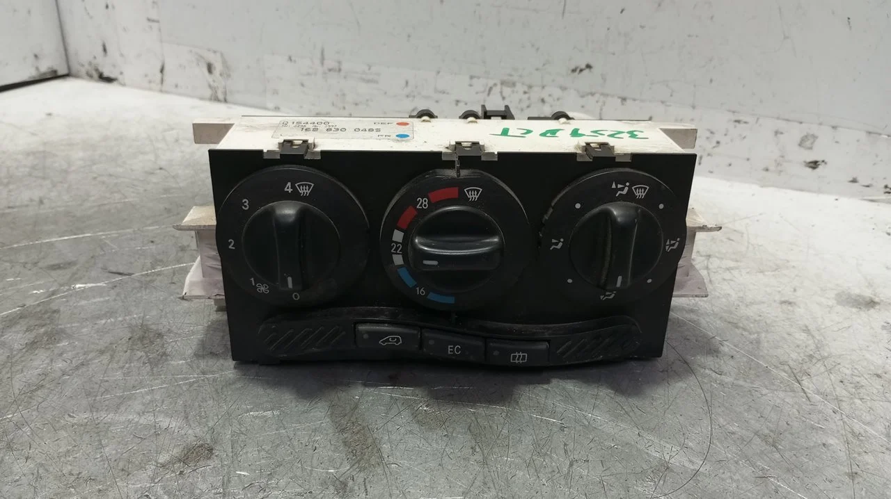Foto de MANDO CALEFACCION / AIRE ACONDICIONADO MERCEDES-BENZ CLASE A (BM 168) 1.9 CAT (125 CV / 92 KW) referencia 1688300485