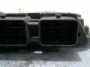 Foto de CENTRALITA MOTOR UCE RENAULT MEGANE II BERLINA 5P 1.9 dCi Diesel (120 CV / 88 KW) referencia 8200263396 foto 6