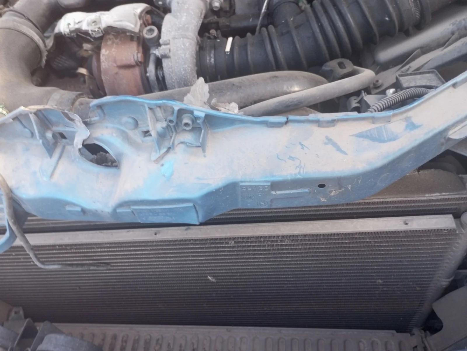 Foto de RADIADOR AGUA FORD FOCUS BERLINA (CAP) 1.6 TDCi CAT (109 CV / 80 KW)