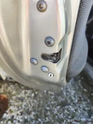 Foto de CERRADURA PUERTA TRASERA IZQUIERDA FIAT II PUNTO (188) BERLINA 1.3 JTD CAT (69 CV / 51 KW)