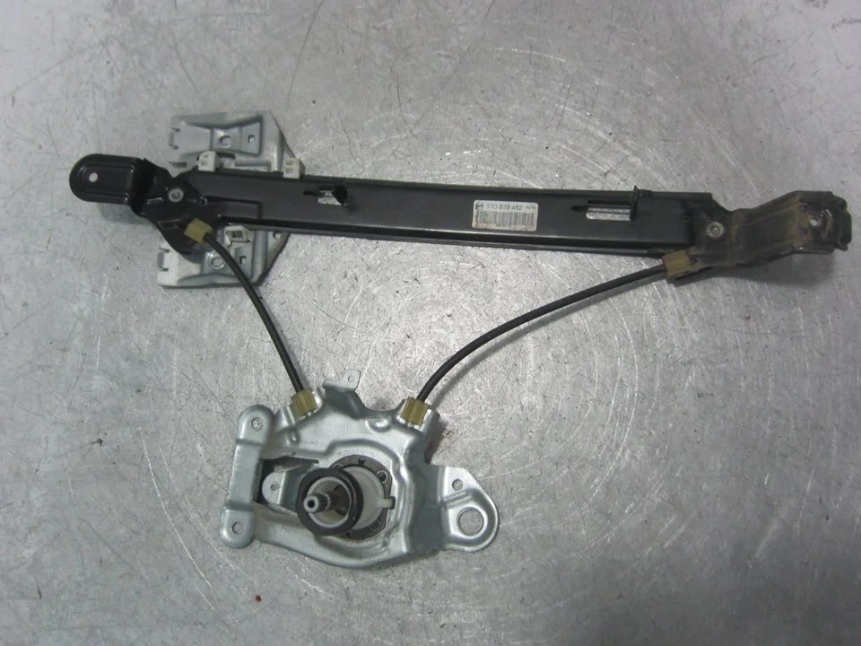 Foto de ELEVALUNAS TRASERO DERECHO SEAT LEON (1P1) 1.6 TDI (105 CV / 77 KW) referencia 1PO839462