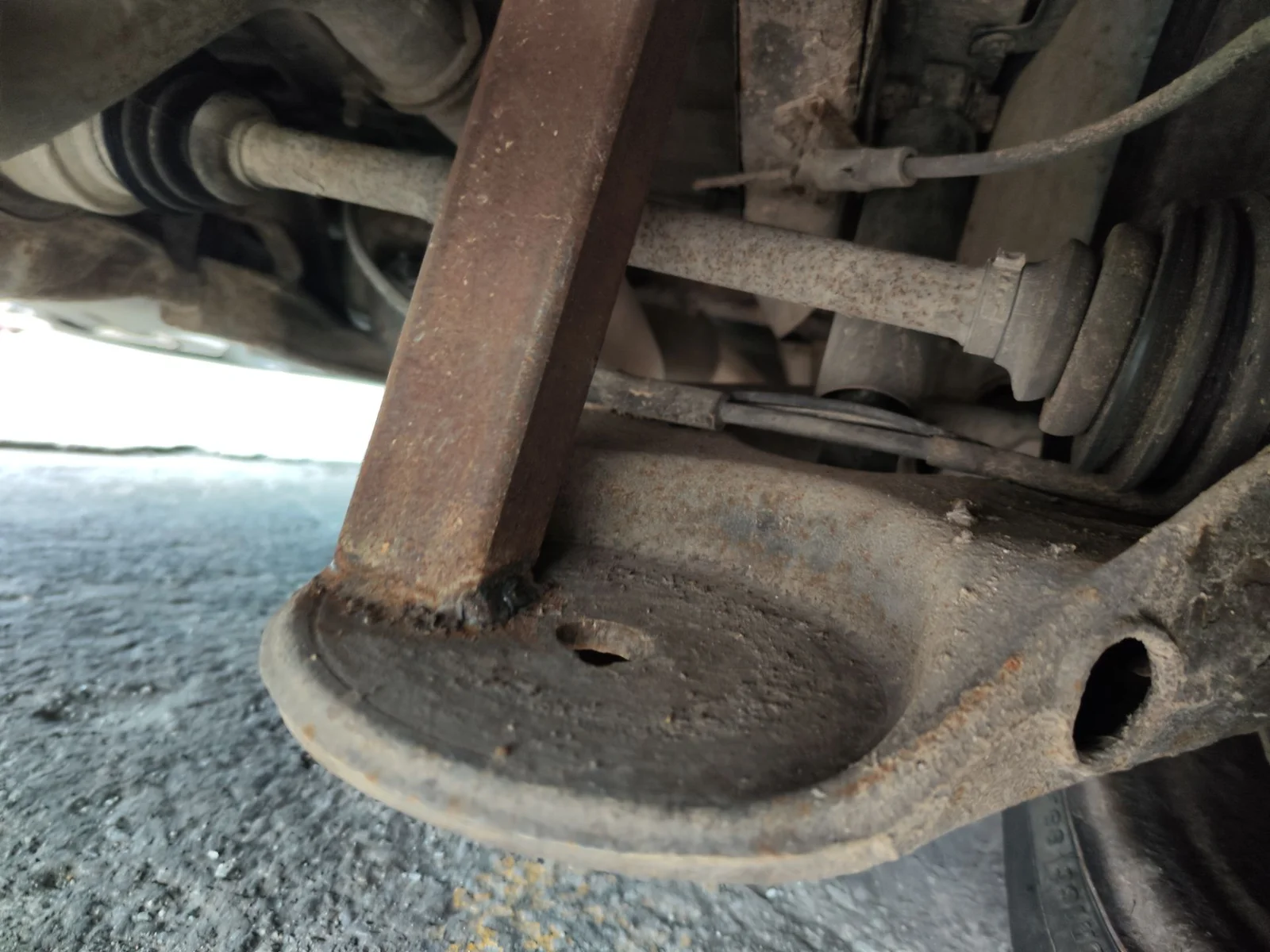 Foto de BRAZO SUSPENSION TRASERO DERECHO MERCEDES-BENZ VITO FURGÓN (639) 2.1 CDI CAT (109 CV / 80 KW)