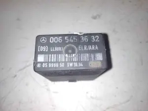 Foto de RELE MERCEDES-BENZ CLASE 124 (BM 124) BERLINA referencia 0065453632 foto 2