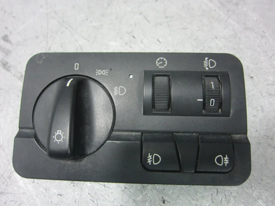 Foto de MANDO LUCES BMW SERIE 3 BERLINA (E46) 2.0 16V Diesel CAT (136 CV / 100 KW) referencia 61318363662