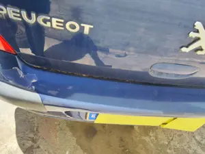 Foto de REFUERZO PARAGOLPES TRASERO PEUGEOT 307 BERLINA (S2) 1.4 16V CAT (KFU / ET3J4) (88 CV / 65 KW)