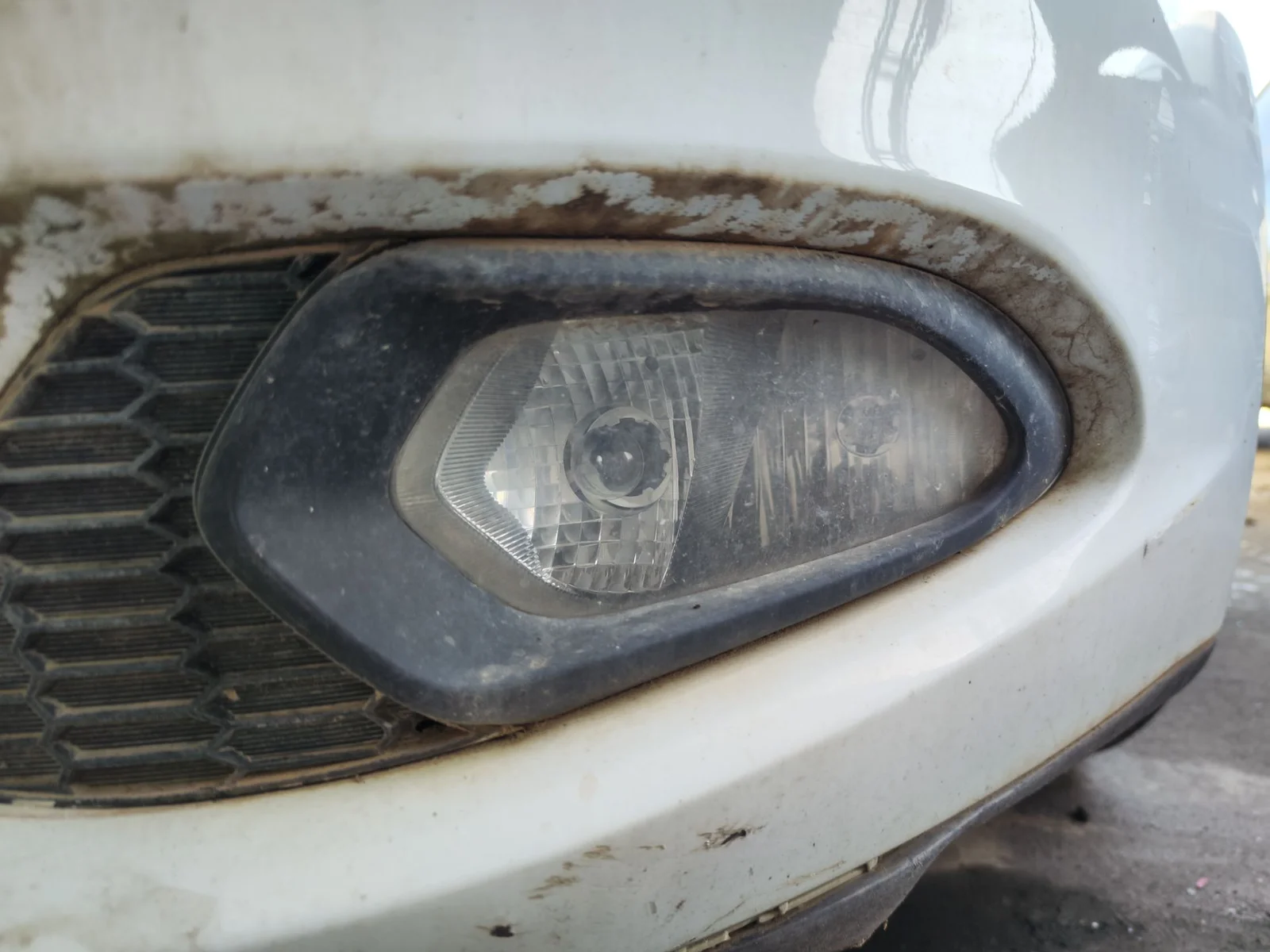 Foto de FARO ANTINIEBLA IZQUIERDO KIA CEED (JD) 1.4 CAT (99 CV / 73 KW)