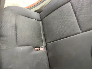 Foto de ENGANCHE CINTURON TRASERO CENTRAL RENAULT CLIO III 1.5 dCi Diesel CAT (86 CV / 63 KW)
