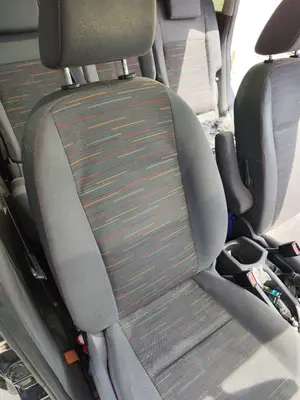 Foto de ASIENTO DELANTERO DERECHO FORD C-MAX (CB3)(2007) 1.8 TDCi Turbodiesel CAT (116 CV / 85 KW) foto 2
