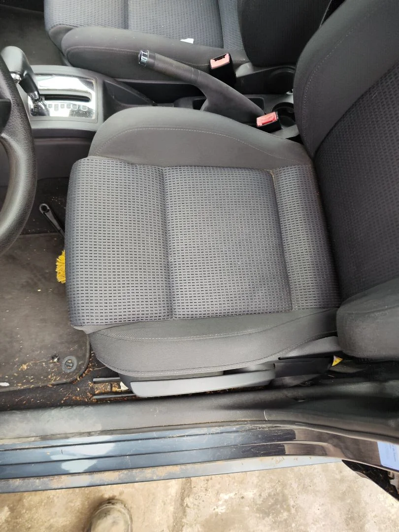 Foto de ASIENTO DELANTERO IZQUIERDO VOLKSWAGEN POLO IV (9N1) 1.4 16V (75 CV / 55 KW)