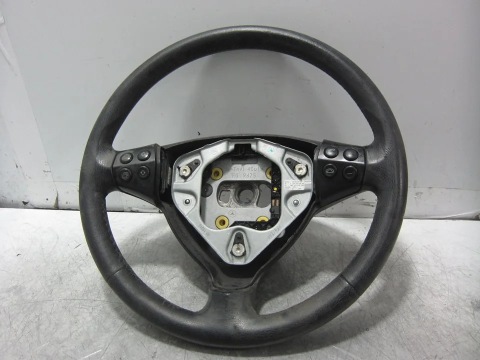 Foto de VOLANTE MERCEDES-BENZ CLASE A (BM 169) 2.0 CDI CAT (82 CV / 60 KW) referencia A1694600203