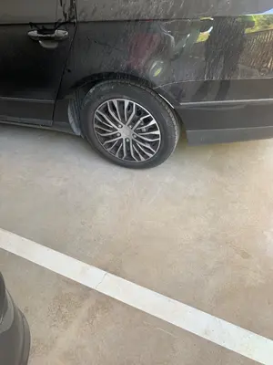 Foto de PINZA DE FRENO TRASERA IZQUIERDA VOLKSWAGEN PASSAT VARIANT (3C5) 2.0 TDI (140 CV / 103 KW) referencia 3C0615403G