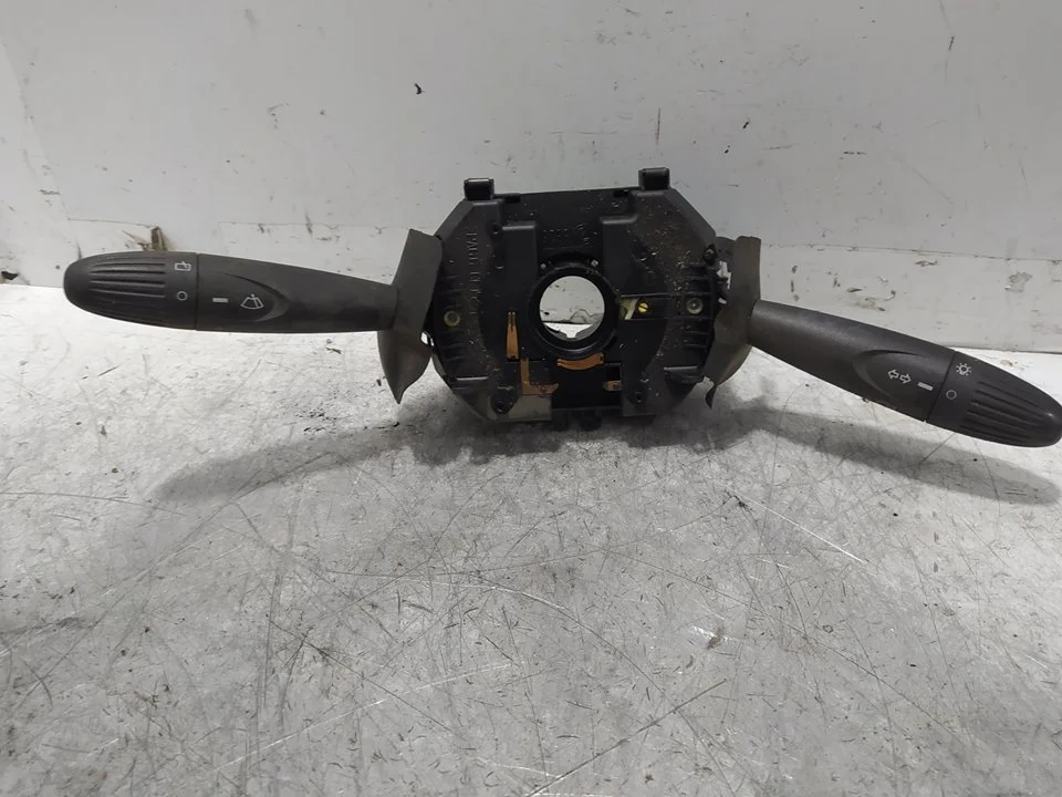 Foto de MANDO MULTIFUNCION FIAT II PUNTO (188) BERLINA 1.2 CAT (60 CV / 44 KW) referencia 735267951