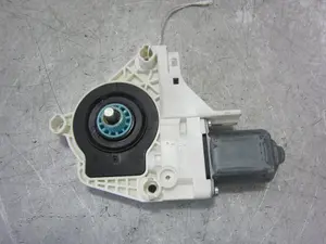 Foto de MOTOR ELEVALUNAS TRASERO IZQUIERDO PORSCHE CAYENNE (TIPO 92A) referencia 8K0959812A foto 2