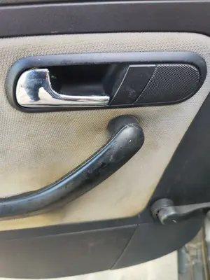 Foto de MANETA INTERIOR TRASERA IZQUIERDA SEAT CORDOBA BERLINA (6L2) 1.4 16V (75 CV / 55 KW) referencia 6L4839113  4X4 foto 2