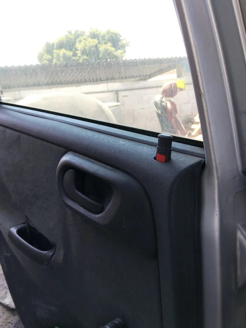 Foto de MANETA INTERIOR TRASERA IZQUIERDA OPEL CORSA C 1.2 16V CAT (Z 12 XE / LW4) (75 CV / 55 KW)