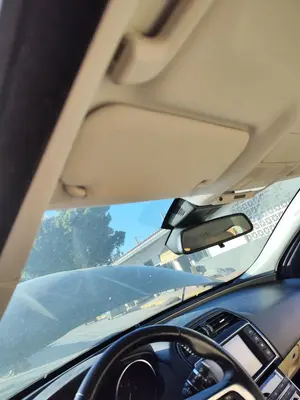 Foto de PARASOL IZQUIERDO JAGUAR XE 2.0  Turbo CAT (200 CV / 147 KW)
