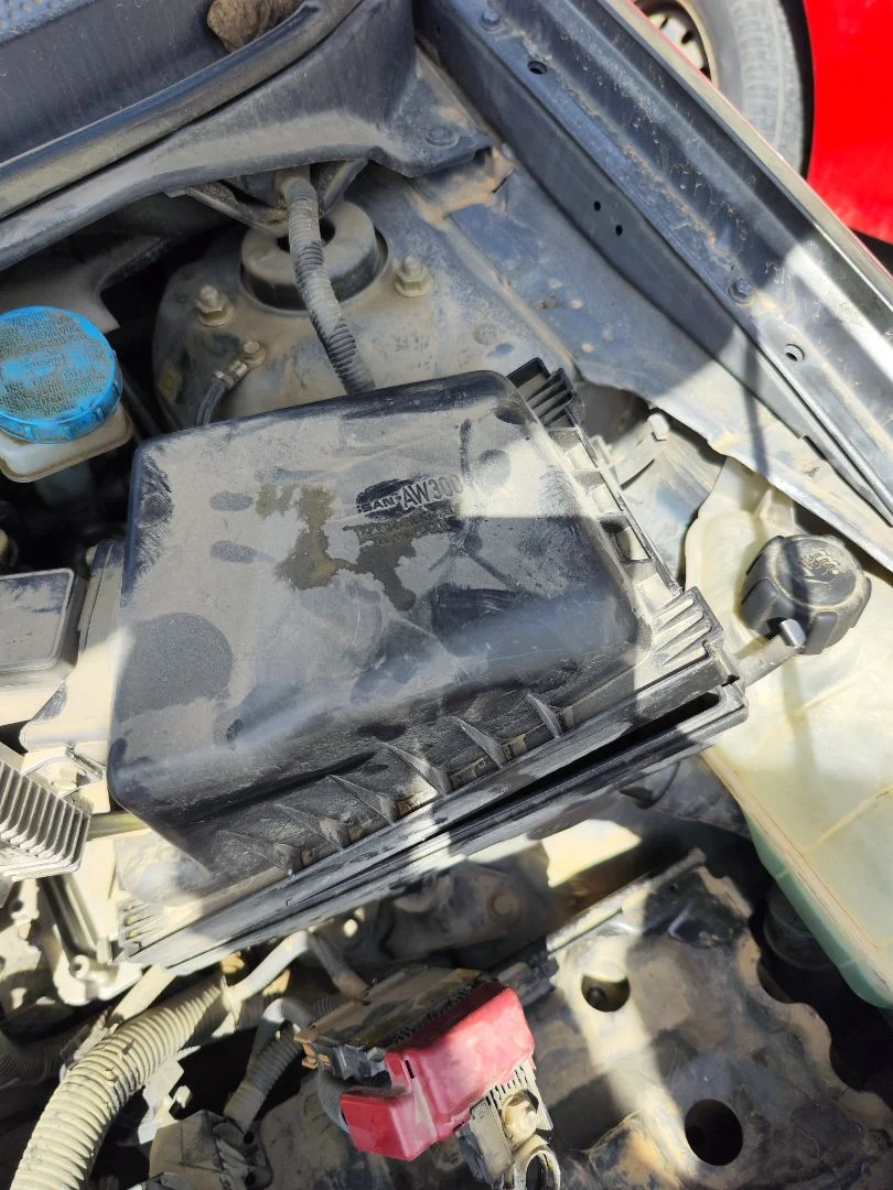 Foto de CAJA FILTRO AIRE NISSAN PRIMERA BERLINA (P12) 1.9 16V Turbodiesel CAT (120 CV / 88 KW) referencia 16500AU60B