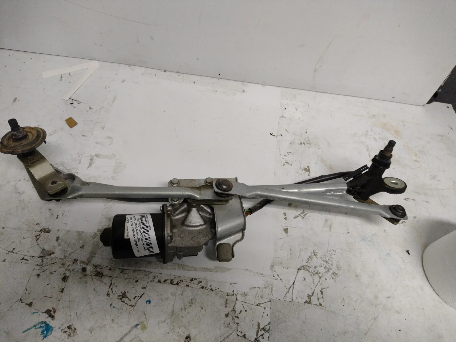 Foto de MOTOR LIMPIA DELANTERO BMW SERIE 1 BERLINA (E81/E87) 2.0 16V Diesel CAT (116 CV / 85 KW) referencia 7193036