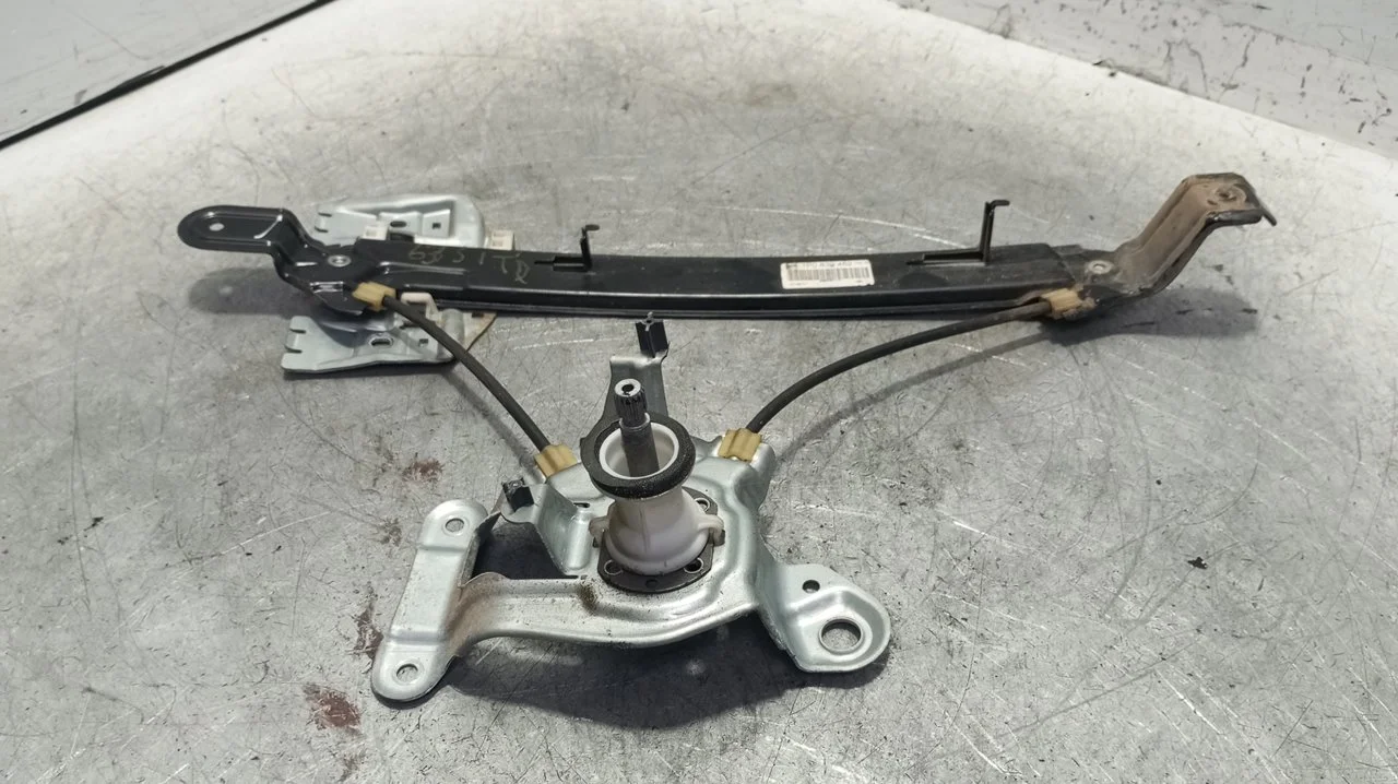 Foto de ELEVALUNAS TRASERO DERECHO SEAT LEON (1P1) 1.9 TDI (105 CV / 77 KW) referencia 1P0839462