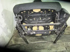 Foto de ASIENTO DELANTERO IZQUIERDO VOLKSWAGEN GOLF VI (5K1)(10.2008) 1.6 TDI DPF (105 CV / 77 KW) referencia 1K4881105 foto 3