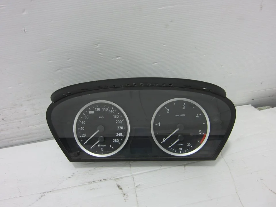 Foto de CUADRO INSTRUMENTOS BMW SERIE 5 BERLINA (E60) 3.0 Turbodiesel CAT (231 CV / 170 KW) referencia 62116983153