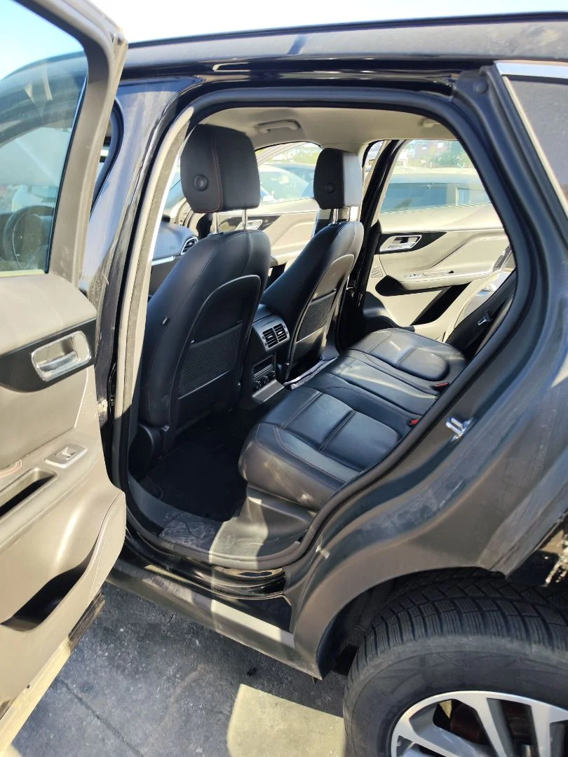 Foto de GOMAS CONTORNO PUERTA JAGUAR F-PACE 3.0 V6 Diesel CAT (301 CV / 221 KW) referencia HK8320708A