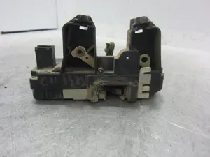 Foto de CERRADURA PUERTA TRASERA IZQUIERDA OPEL ASTRA G BERLINA 1.6 (75 CV / 55 KW) referencia 90561157 foto 5