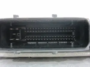 Foto de CENTRALITA MOTOR UCE SEAT IBIZA (6L1) 1.2 (64 CV / 47 KW) referencia 03E906033P foto 4