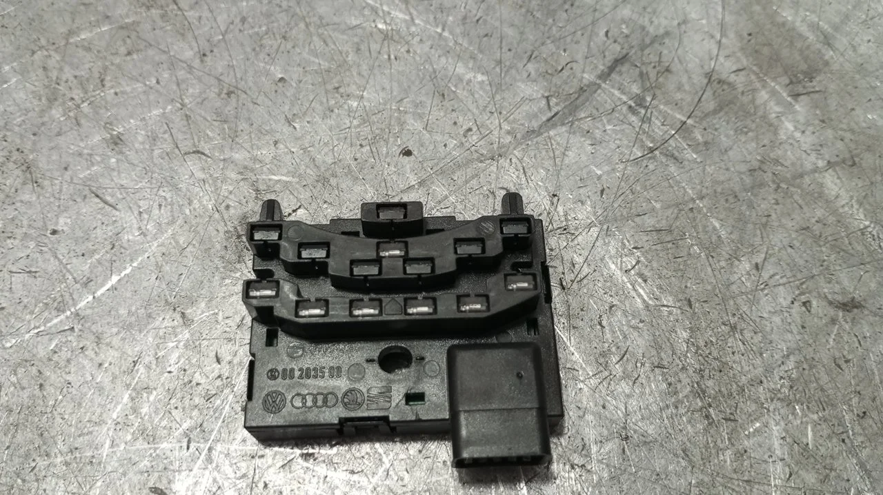Foto de SENSOR ANGULO DE GIRO AUDI A3 (8P1) 2.0 TDI (140 CV / 103 KW) referencia 1K0959654