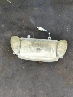 Foto de FARO DELANTERO SYM MIO 50 referencia 33120-KDK-E0