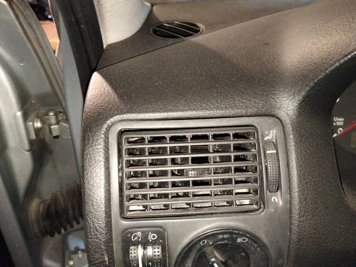 Foto de AIREADOR IZQUIERDO VOLKSWAGEN GOLF IV BERLINA (1J1)(10.1997)