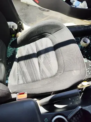 Foto de ASIENTO DELANTERO IZQUIERDO KIA CEED (JD) 1.4 CAT (99 CV / 73 KW)