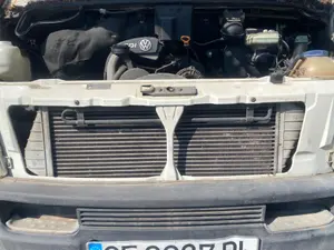 Foto de PARAGOLPES DELANTERO VOLKSWAGEN LT FURGÓN/COMBI 2.5 TDI (109 CV / 80 KW) foto 3