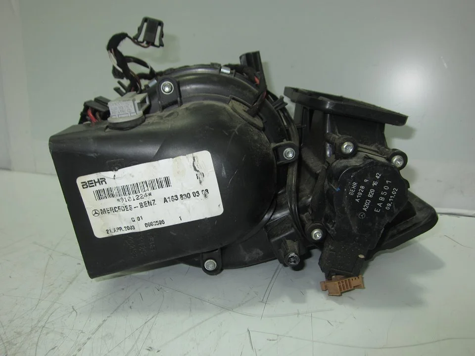 Foto de MOTOR CALEFACCION MERCEDES-BENZ CLASE ML (BM 163) 3.7 V6 CAT (245 CV / 180 KW) referencia A1638300308
